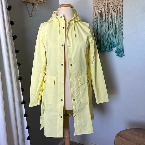 RAINS Curve W Jacket color straw size M NWT - Picture 3 of 7